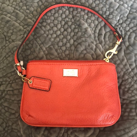 NWOT Coach Wristlet - Picture 1 of 3